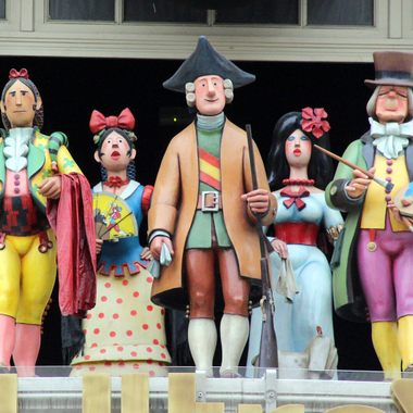 Automatons of the Goyesque Carillon
