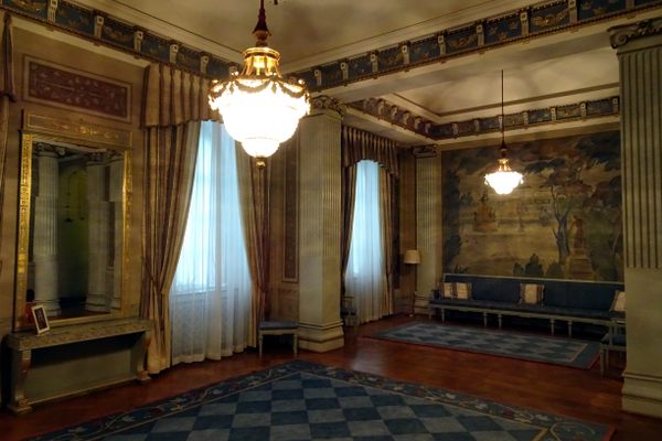 The Royal Waiting Hall.