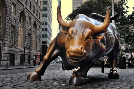 Tourists Love to Rub the Bronze Balls of Wall Street's Charging Bull Statue. Why?
