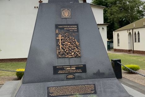 Holomodor Memorial 