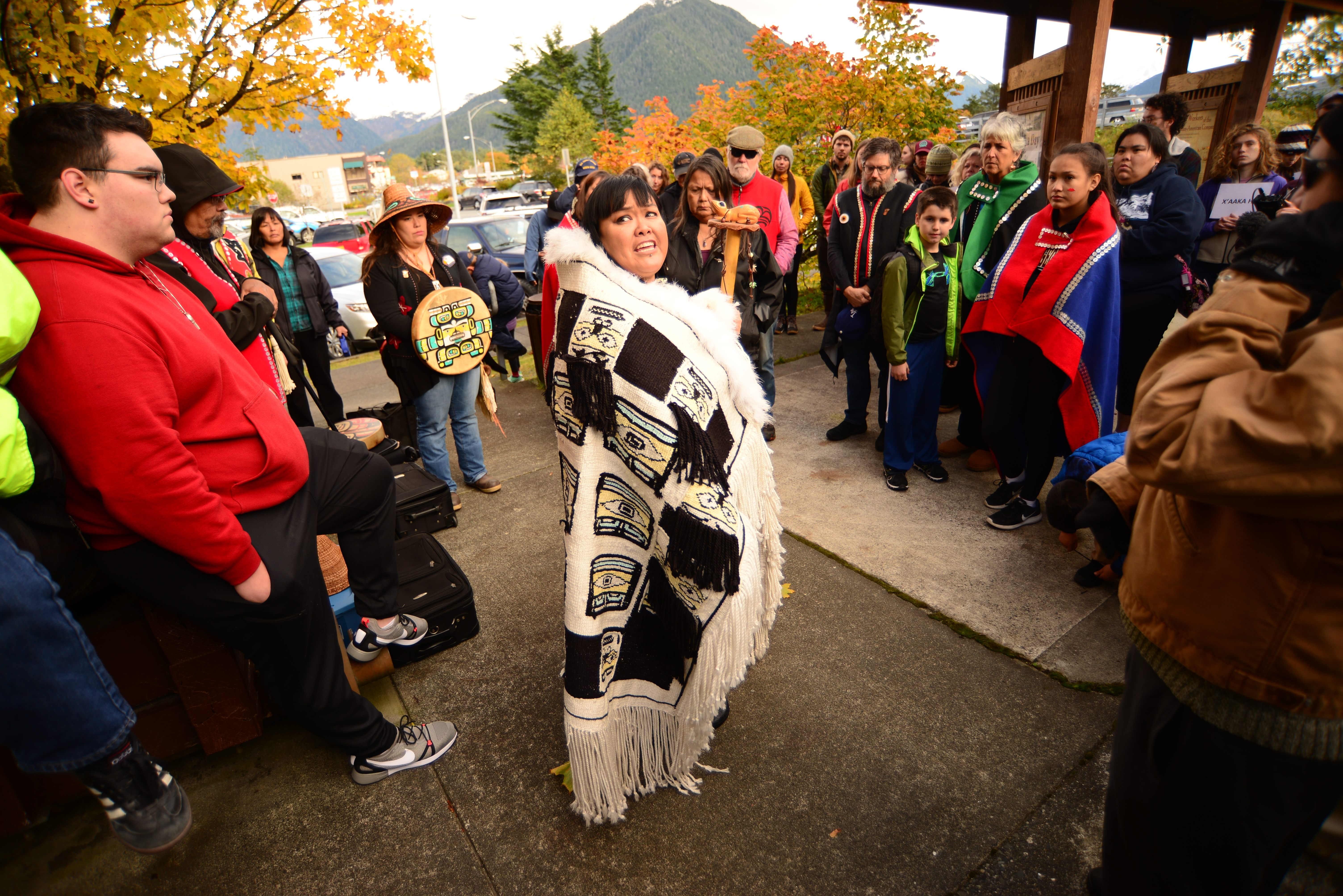 For the first time on Alaska Day, the Kiks.ádi clan held a separate commemoration at the base of Noow Tlein.