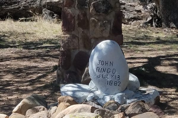Johnny Ringo's grave.