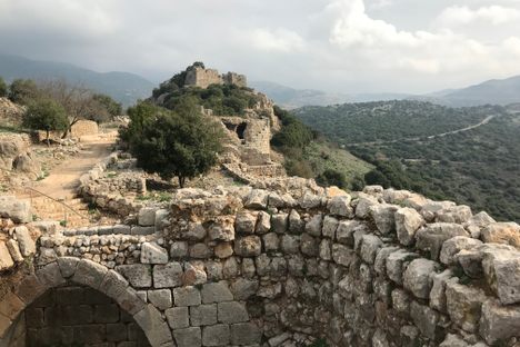 Looking at the fortress keep from the cistern.