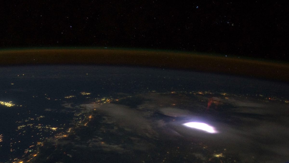 Red sprites occur above thunderstorms.