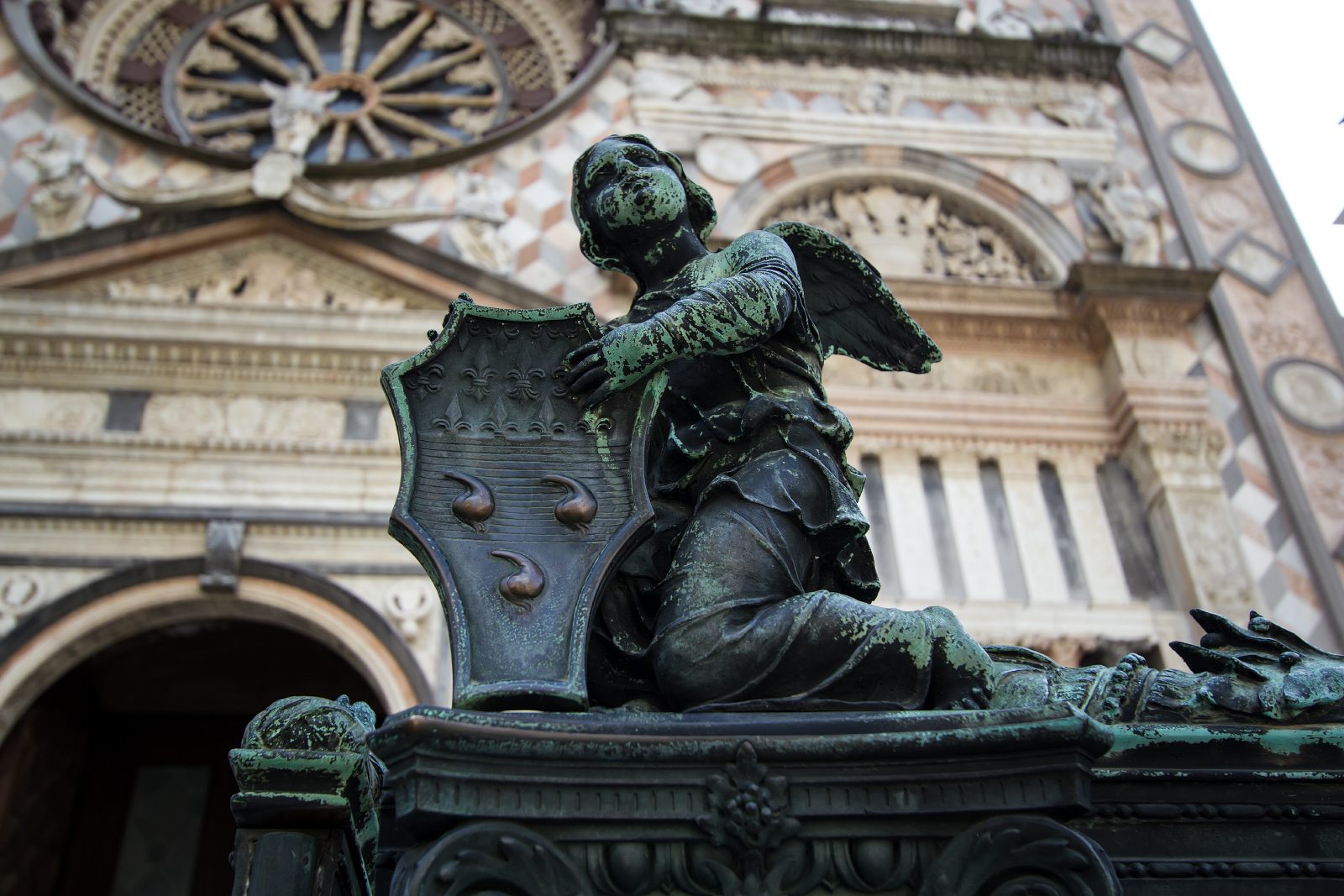 The original Colleoni coat of arms.