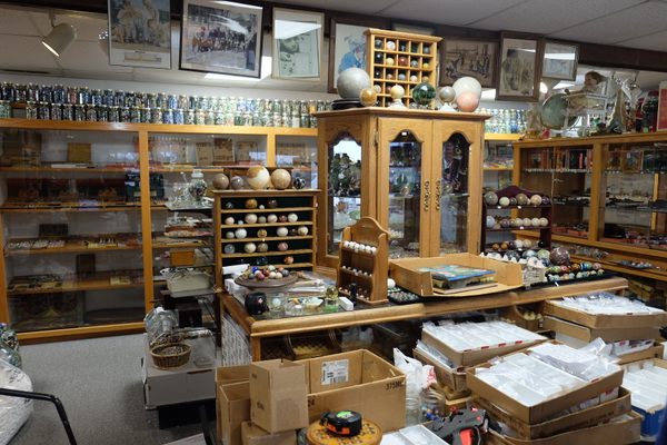 Lee’s Legendary Marbles & Collectables 