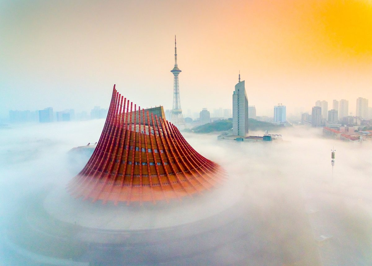 <em>天空之城(City of sky)</em>. A morning mist in Zhuzhou, Hunan, China.