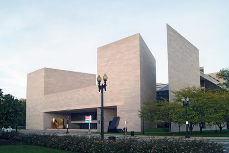 The Knife Edge is on the right.