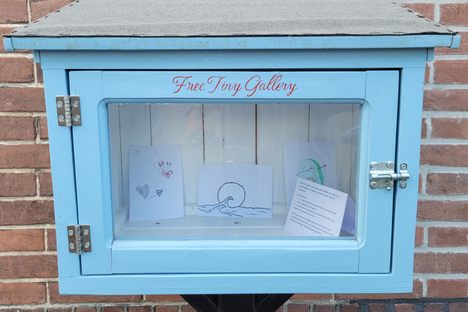 The Free Tiny Gallery