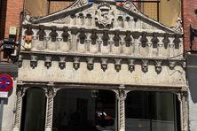 Facade of the former Mármoles Molina shop