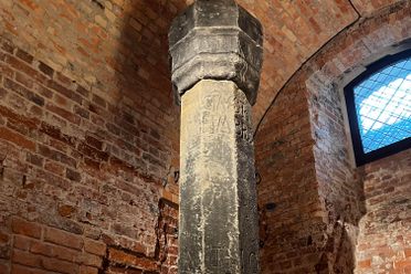 Medieval torture and execution pole