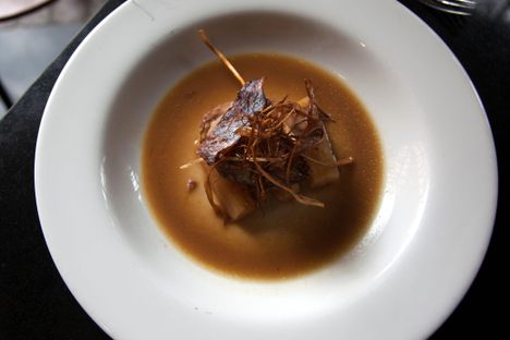 El Panoptíco's smoked chicken with yuca and ají negro.