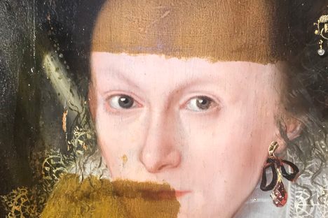 Watch a Jacobean Painting Emerge From 200 Years of Grime in Seconds