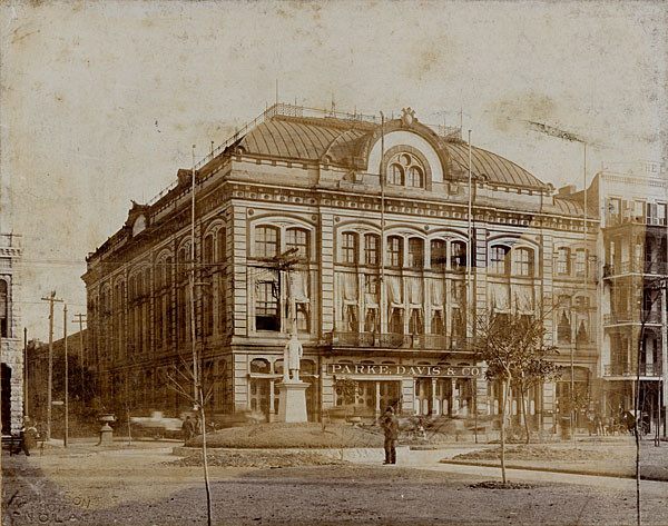 The New Orleans Odd Fellows hall, circa 1901.