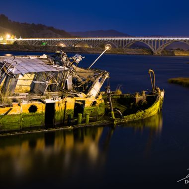 The shipwrecked Mary D. Hume and the Patterson Bridge of Highway 101.