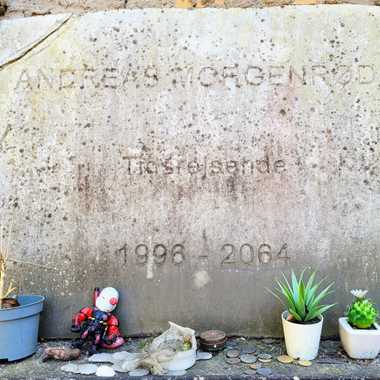 “ANDREAS MORGENRØDT – Time Traveler – 1996–2064”