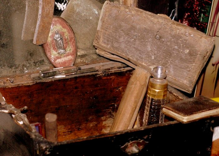 19th century vampire slayer Kit in the Paris vampire museum