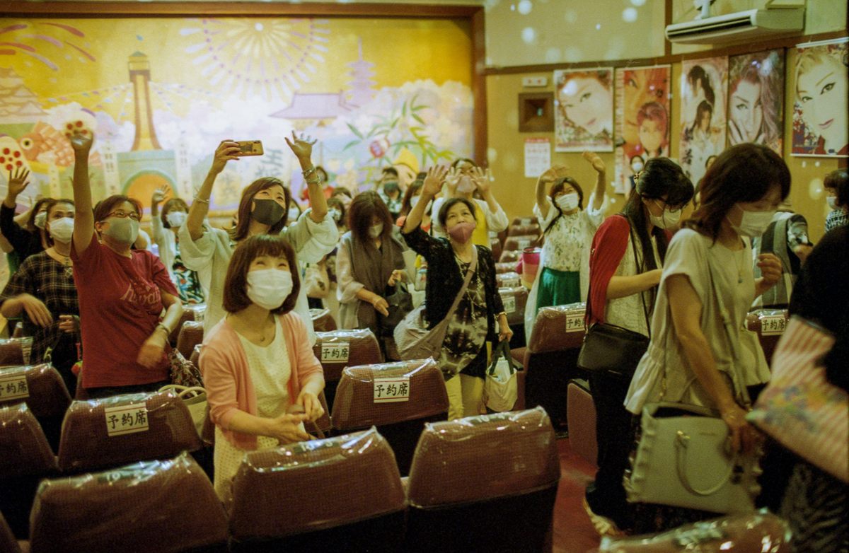 Taishū engeki audiences have all the energy of teenagers at a pop concert, but many fans are old enough to have teenage children of their own.