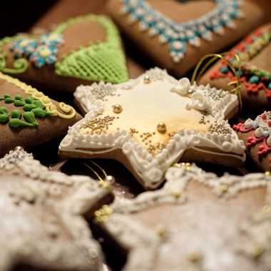 Professionally decorated gingerbread biscuits from Toruń at the Gingerbread museum.