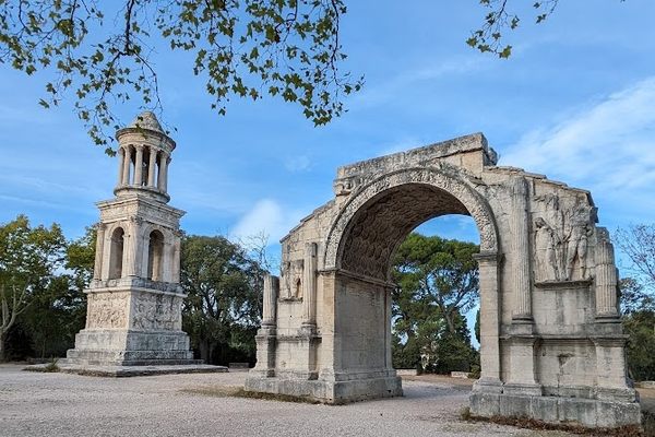 Glanum was destroyed in 260.