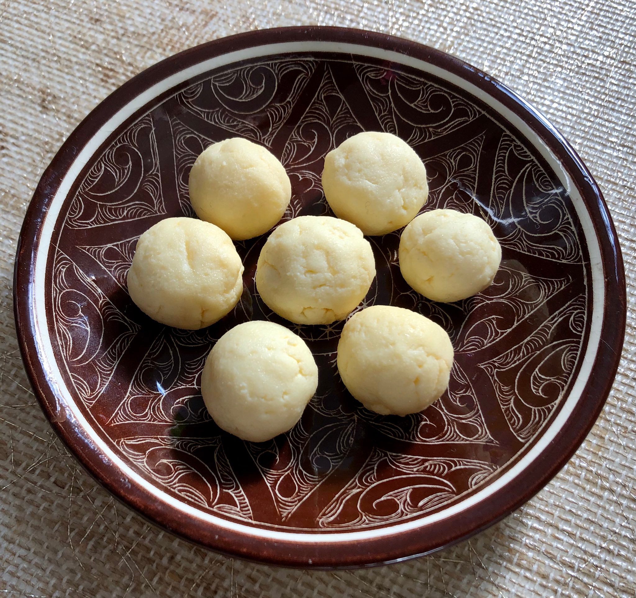 The author's homemade qurt.