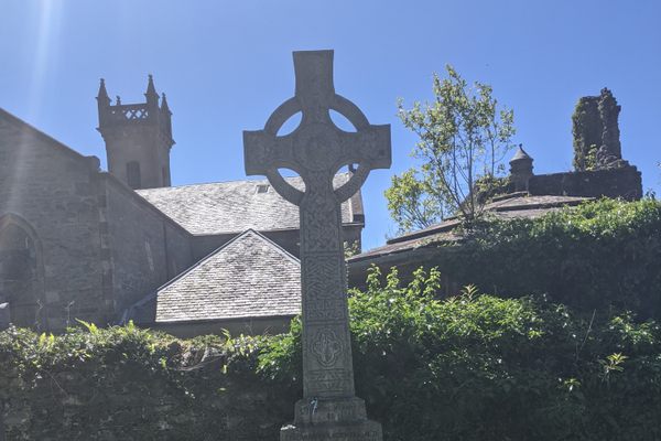 Full shot of Headstone.
