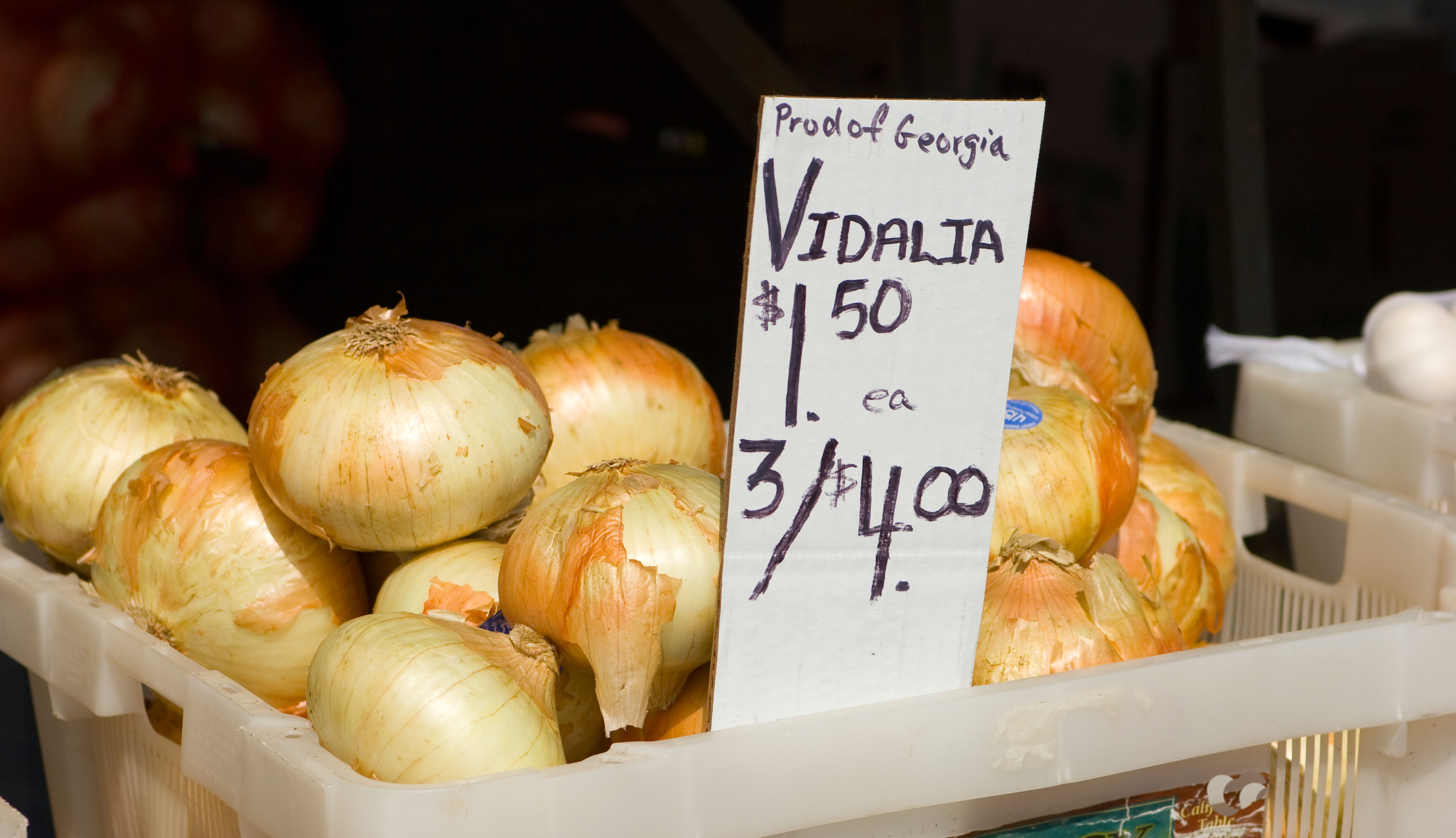 To be called Vidalias, the onions have to be grown either within a distinct geographic area.