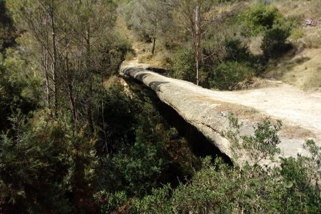Les Arnaules Prehistoric Bridge