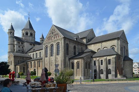 The collégiale Sainte Gertrude.