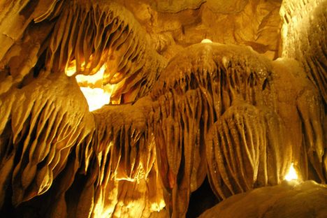 A showcave in Indian Echo Caverns
