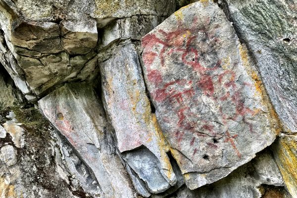 Pictographs at Indian Painted Rocks site.