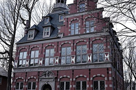 The Dutch House