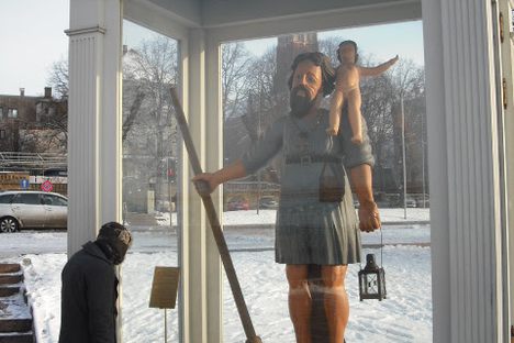The replica of the of Big Christopher statue.