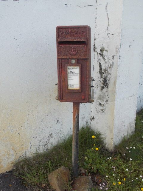 This Out Skerries postbox is ready for some holiday spirit.