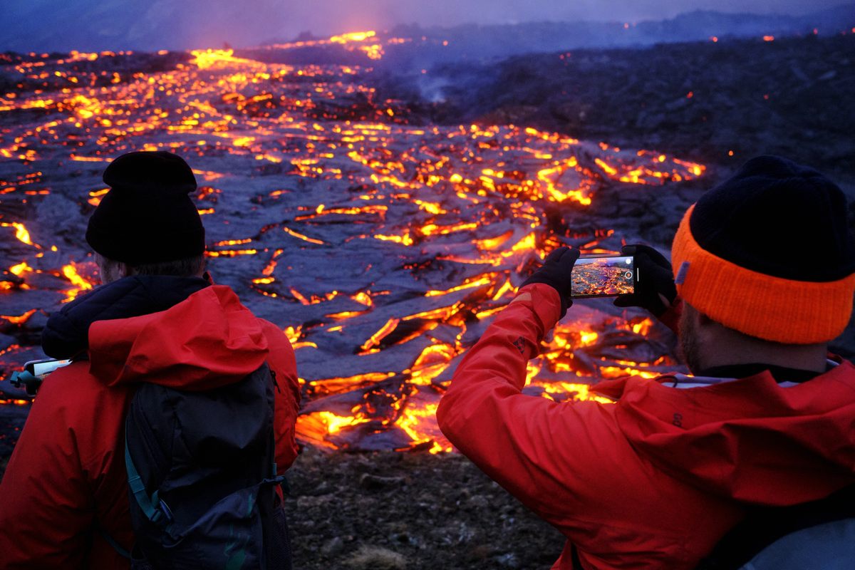 Despite being runny, the lava at Fagradalsfjall is easy to avoid, and therefore approachable.