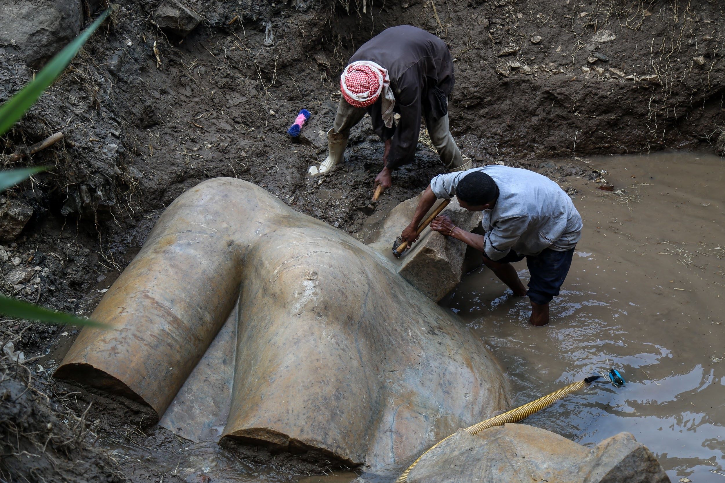 A quartzite colossus, possibly of Ramses II, along with a limestone bust of Seti II, were discovered at the Heliopolis archaeological site in Cairo.