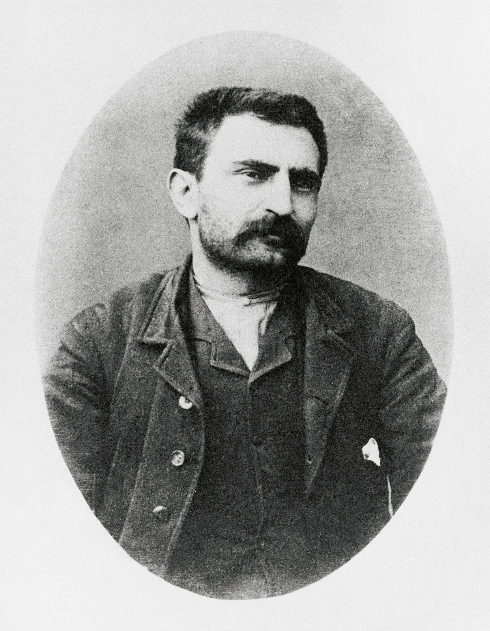 Errico Malatesta drafted the union principles of the Cosmopolitan Society of Resistance and Placement of Bakery Workers. 