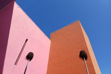 Colors and volumes in the patio.