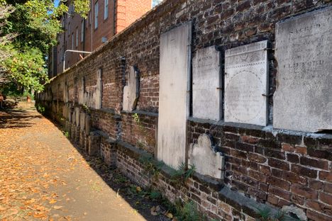 Colonial Park Cemetery