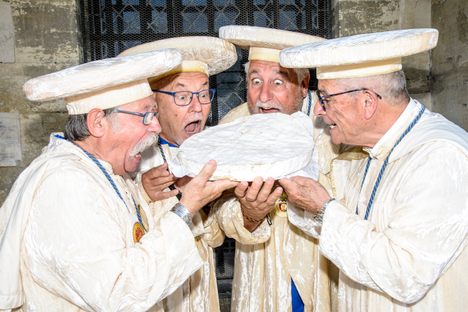 La Confrérie du Brie de Meaux are very proud of their local cheese.