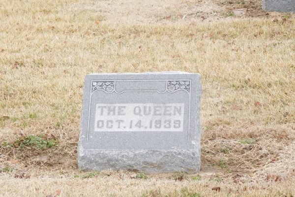 Grave of "The Queen" in Charleston, Missouri
