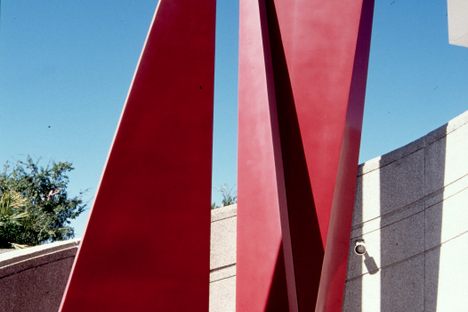 America, America is a modernist sculpture by artist Barbara Neijna found along Tampa’s Riverwalk.