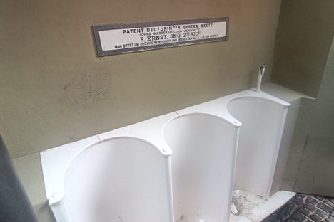 Beetz Patented Urinal