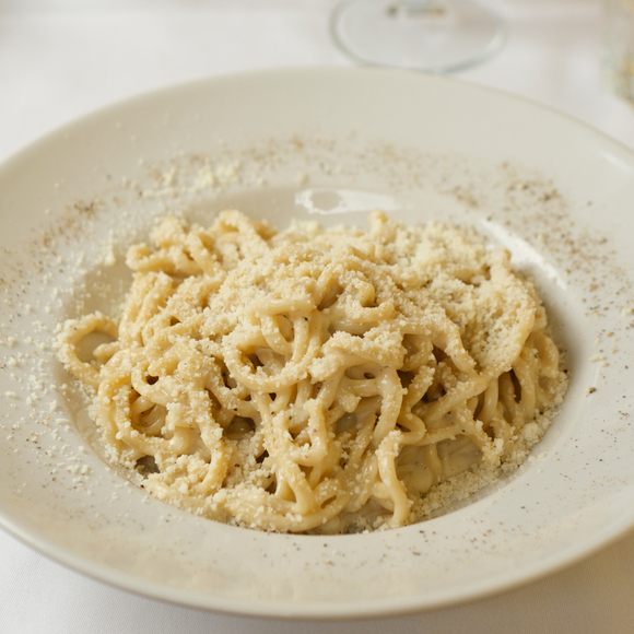 Romans insist you should feel the cracked peppercorns and cheese grains on your tongue.