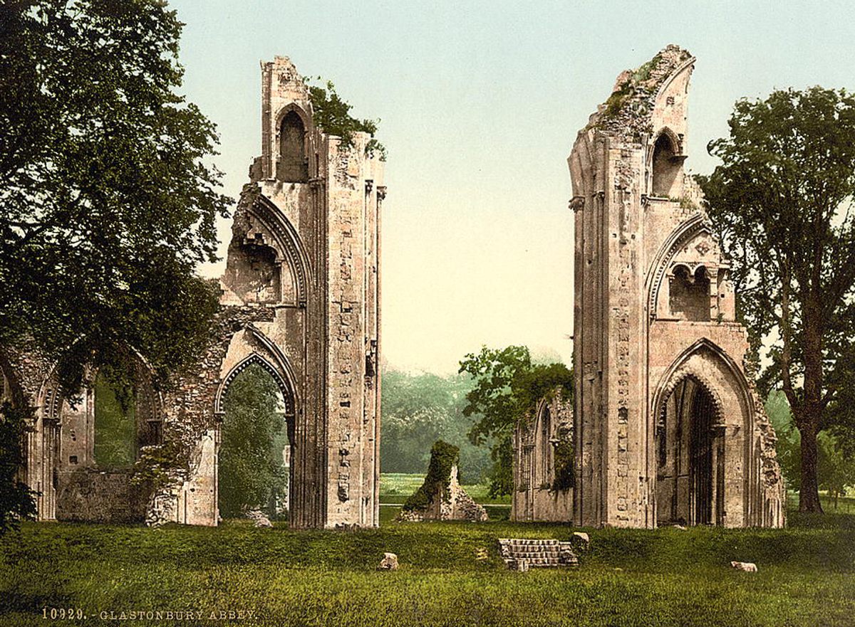 A view of Glastonbury Abbey, c. 1900.