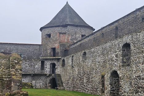 One of Pevnosť Bzovík's 4 defensive towers.