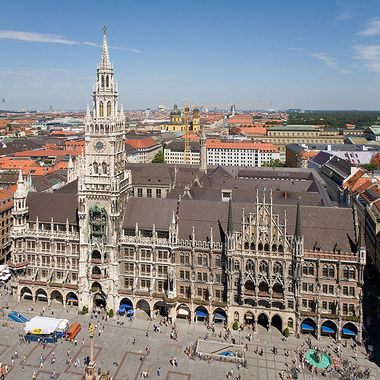 View of the New Town Hall and the Glockenspiel
