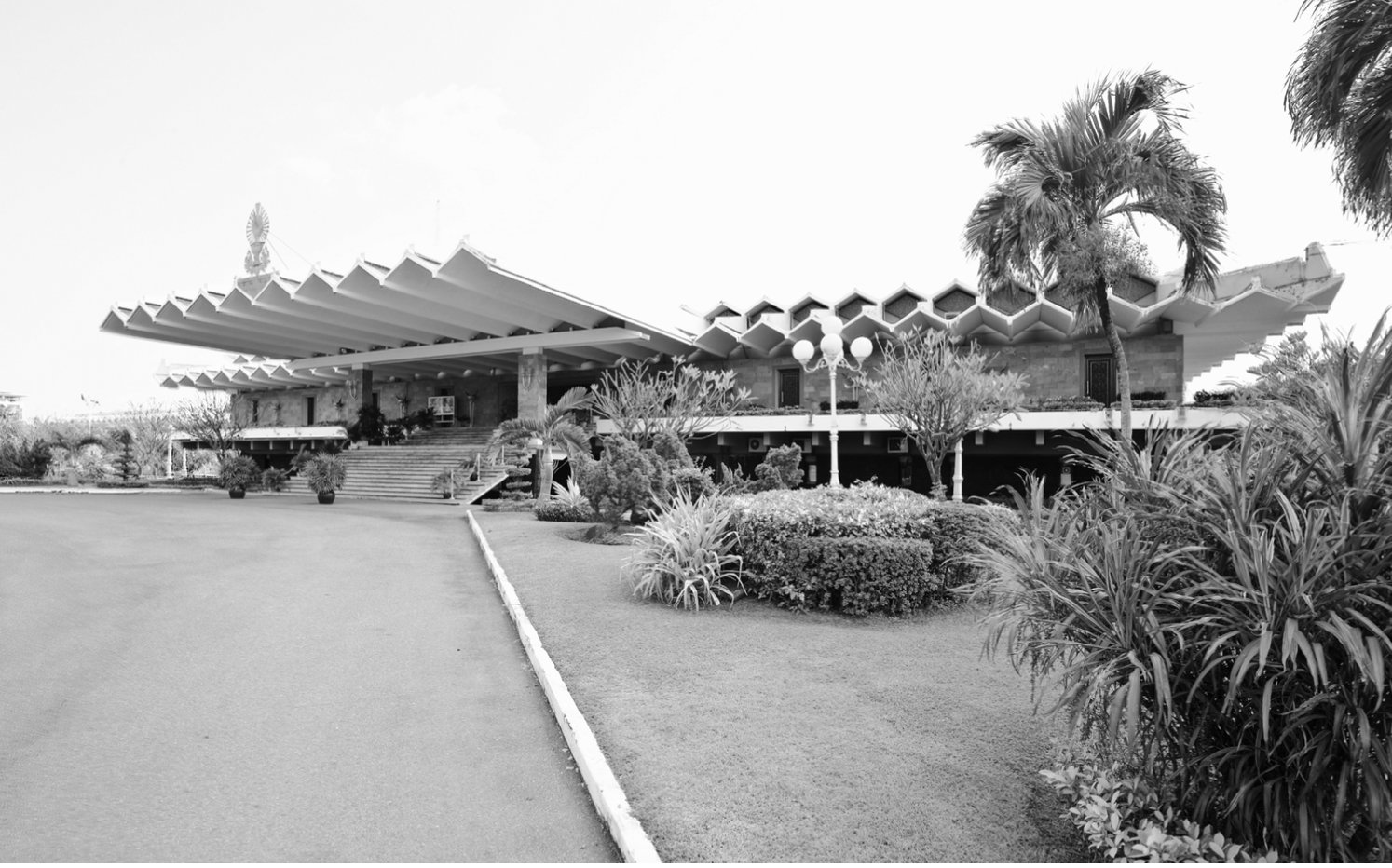 State Palace, 1966. Its roof, made of concrete plates, covers an open-air terrace where official dinners have been held.