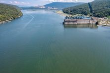 Today, all that’s left of the mishap-plagued dam is its powerhouse.