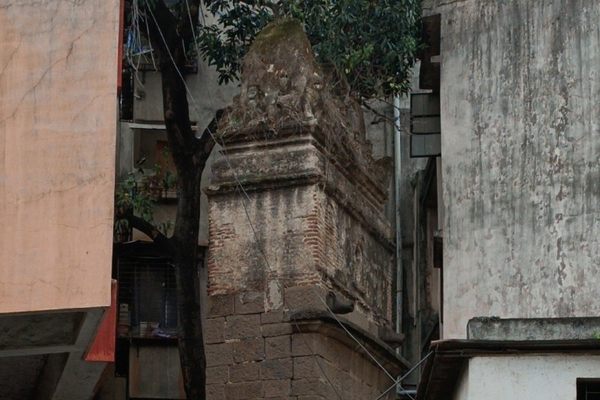 The Old Gate of Vaibhaveshwar Navagraha Temple